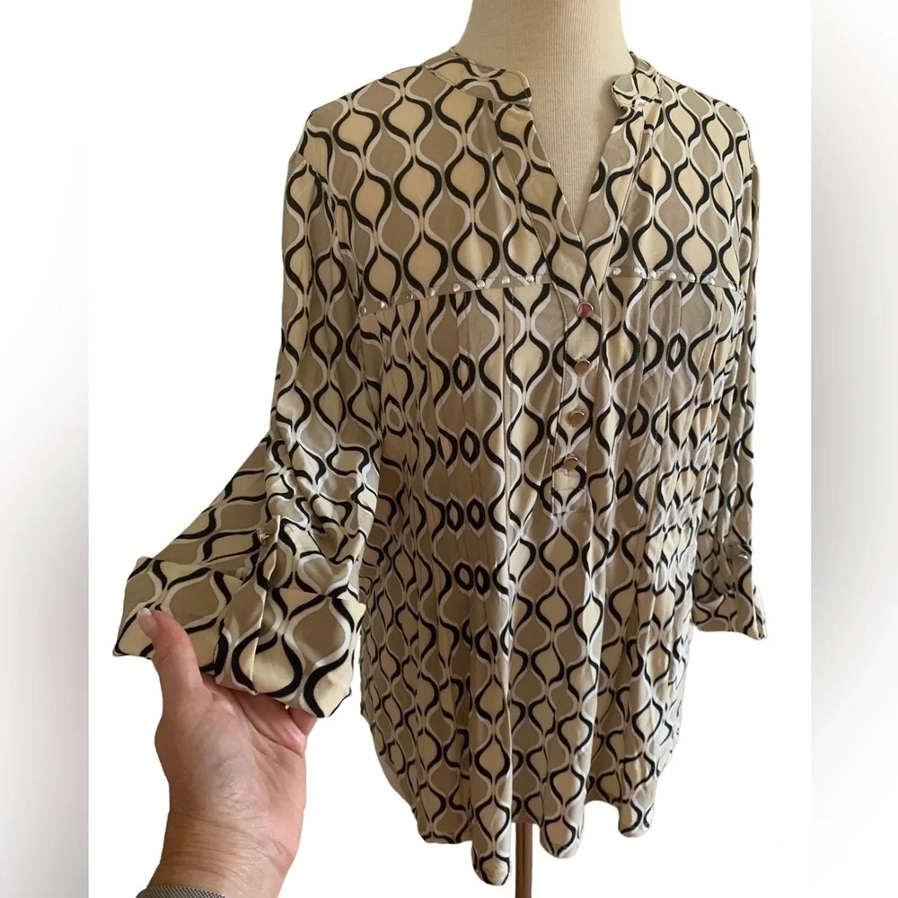 COCOMO 1X Beige Black White Plus Size 3/4 sleeve women's Pintuck Blouse